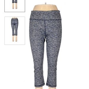 H33 Womens HEAD athletic capris...size medium